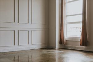 Co zrobic z parkietem po zalaniu – suszyc wymieniac czy cyklinowac